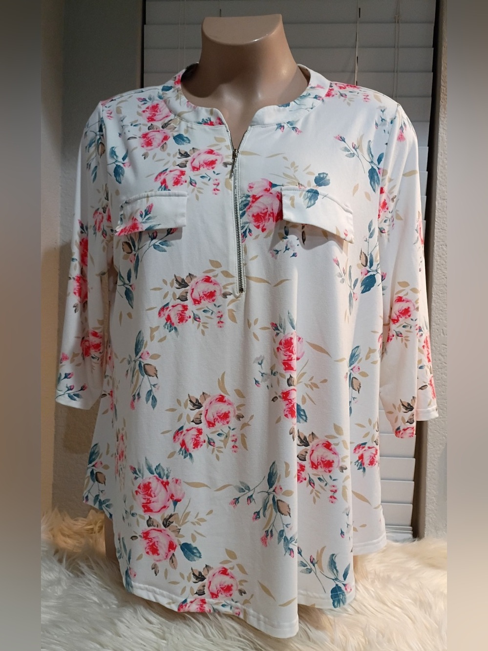 a. Jesdani Women’s 3X Top